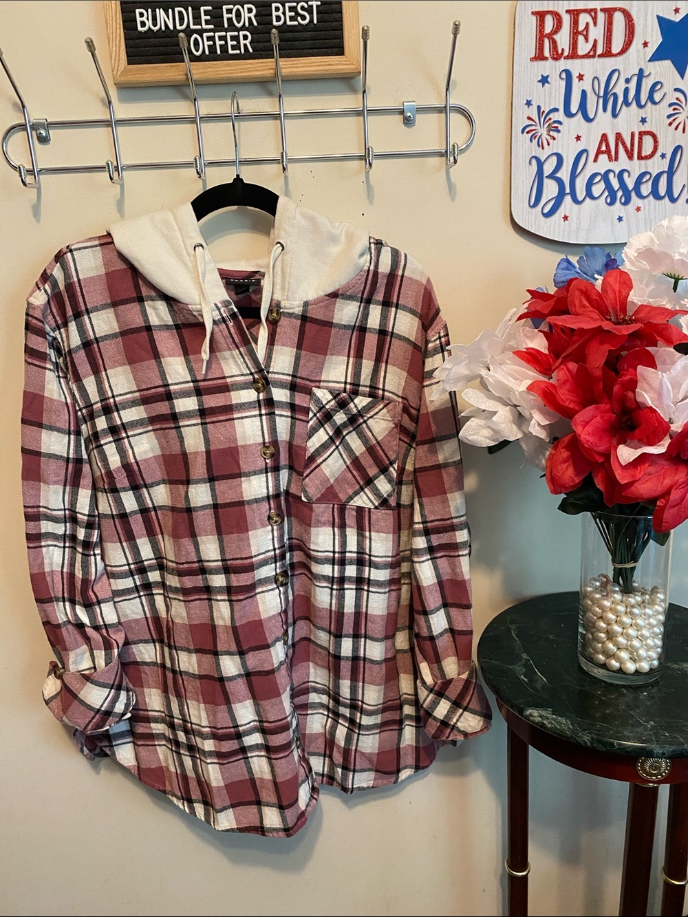 Torrid Size 2 (18-20) Plaid Hooded Button-Up Shirt Jacket in Burgundy and Cream